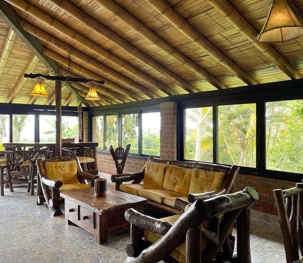 Hotel Bosques Del Saman Alcala Кимбая Екстериор снимка