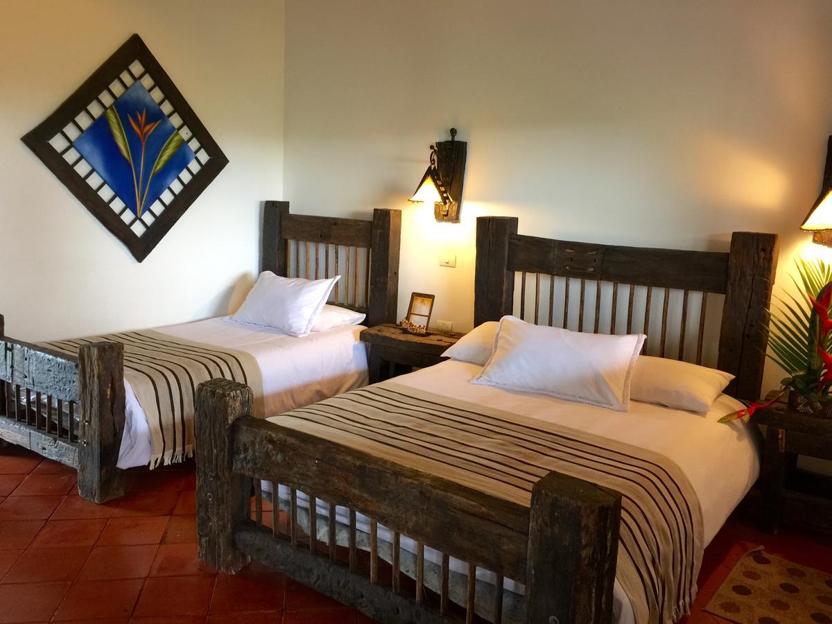 Hotel Bosques Del Saman Alcala Кимбая Екстериор снимка